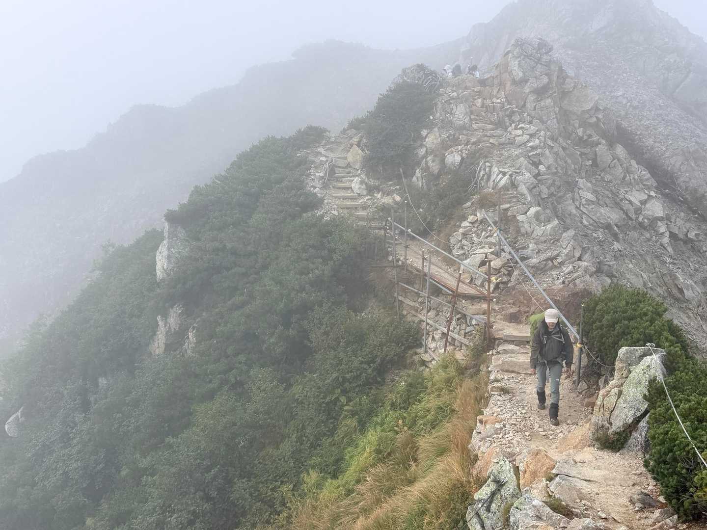 唐松岳・八方尾根の補強された登山道（2026年9月）
