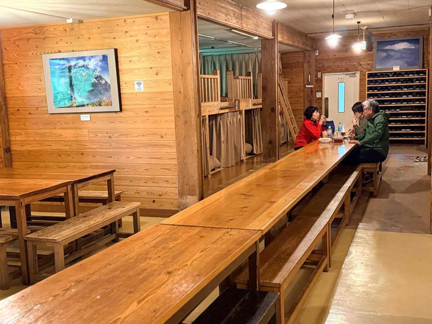 仙丈ヶ岳・北沢峠ルートのこもれび山荘の館内（2026年9月）
