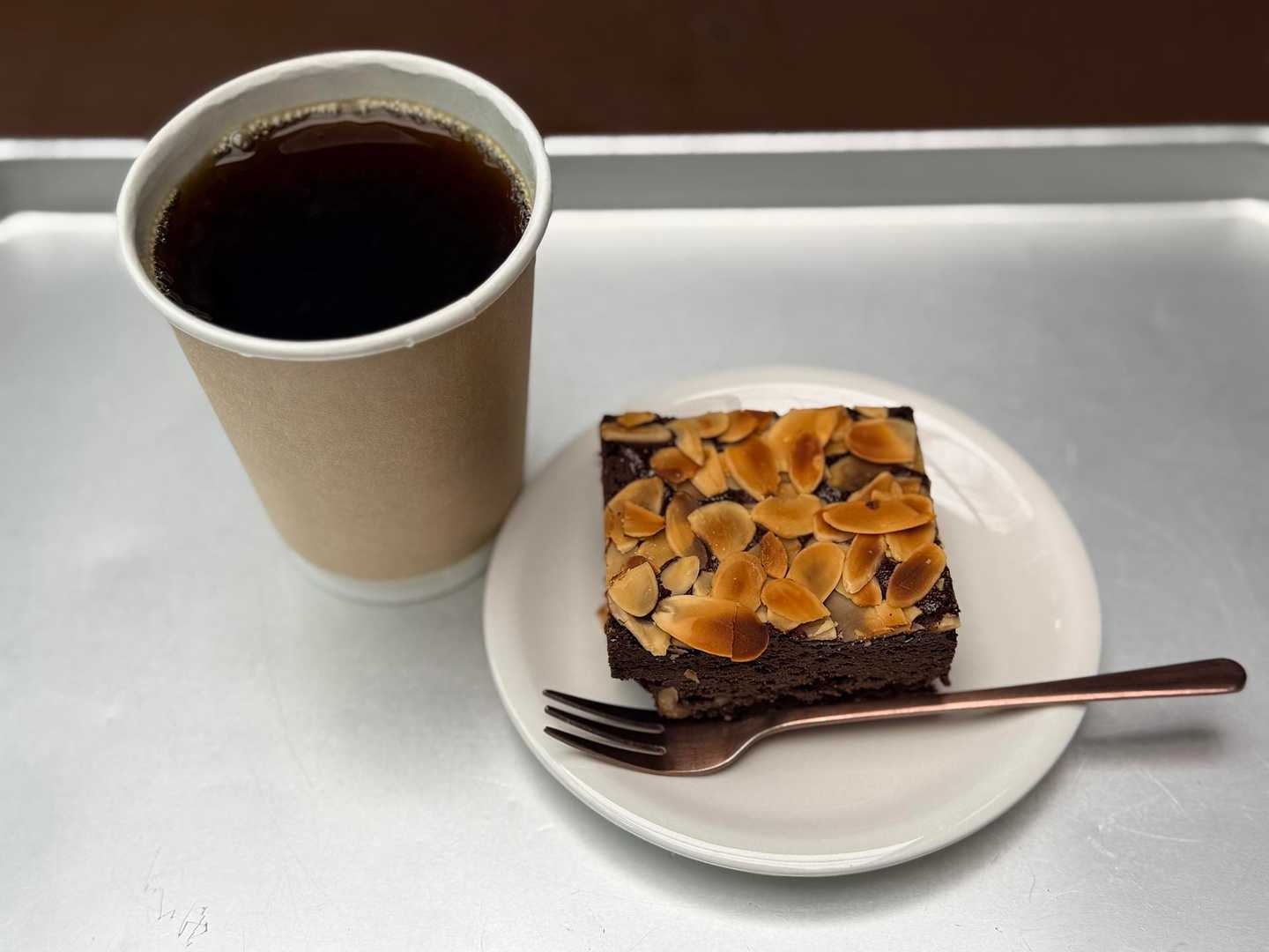 仙丈ヶ岳・北沢峠ルートのチョコレートブラウニーとコーヒーのセット（2026年9月）