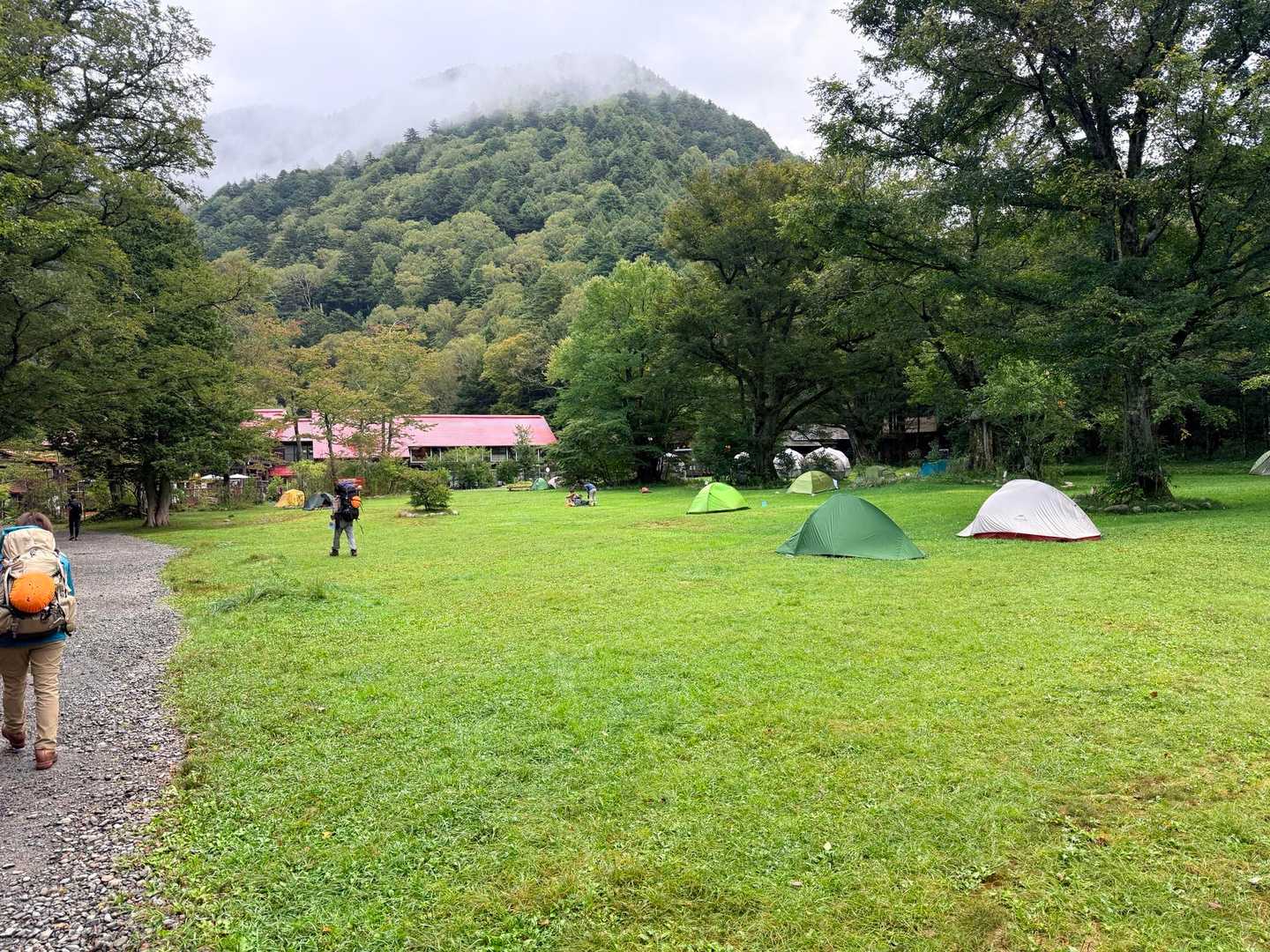 槍ヶ岳への山行で撮影した徳沢のテント場