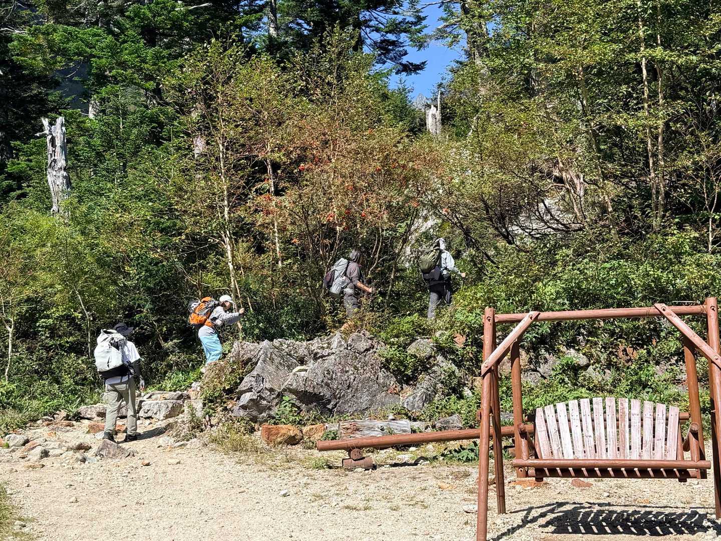 槍ヶ岳への山行で撮影した槍沢ロッヂを出発