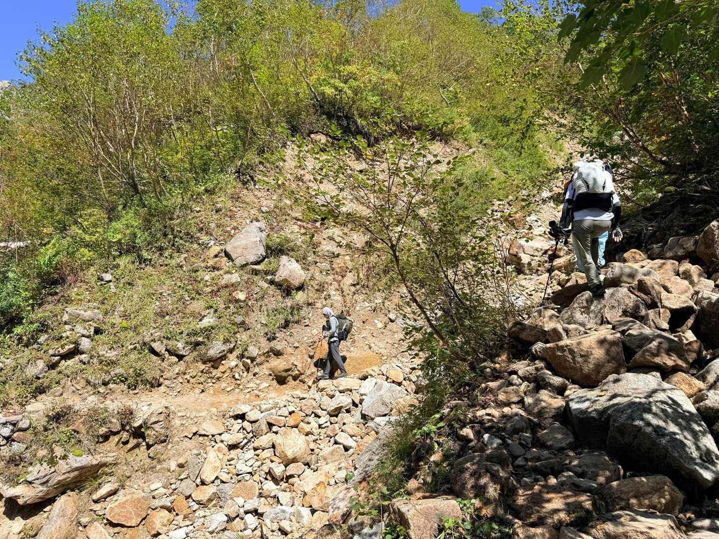 槍ヶ岳への山行で撮影した崩落箇所の道