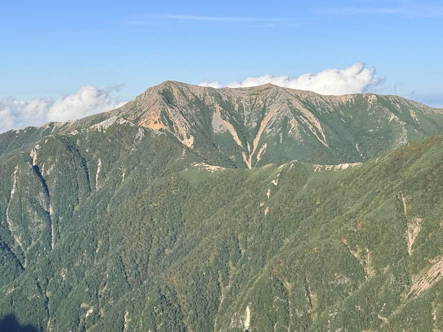 ヒュッテ大槍から望む大天井岳