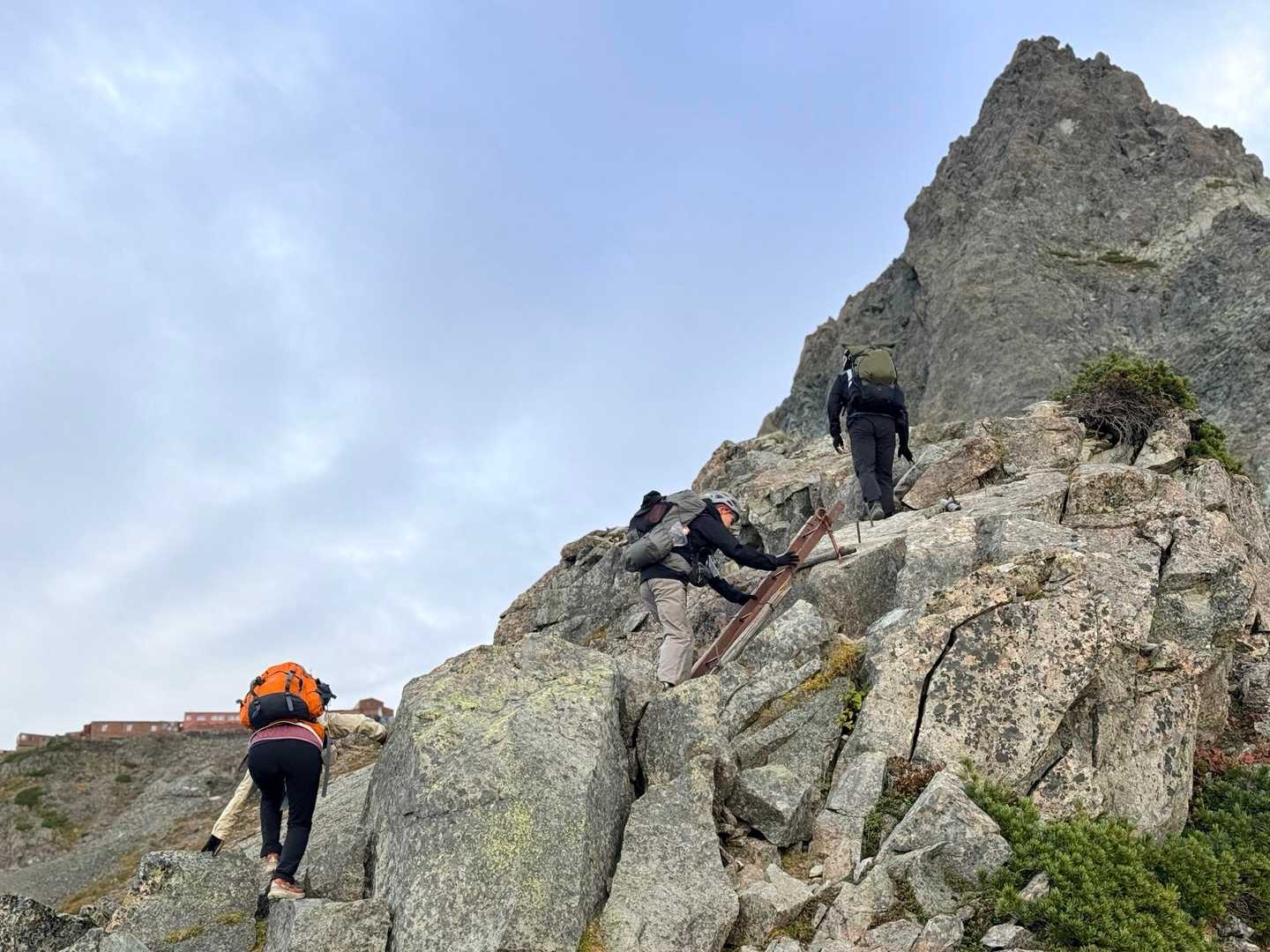槍ヶ岳への山行で撮影した東鎌尾根のハシゴ