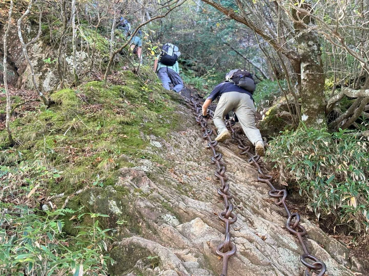 石鎚山・成就社ルート｜試しの鎖の急な岩場