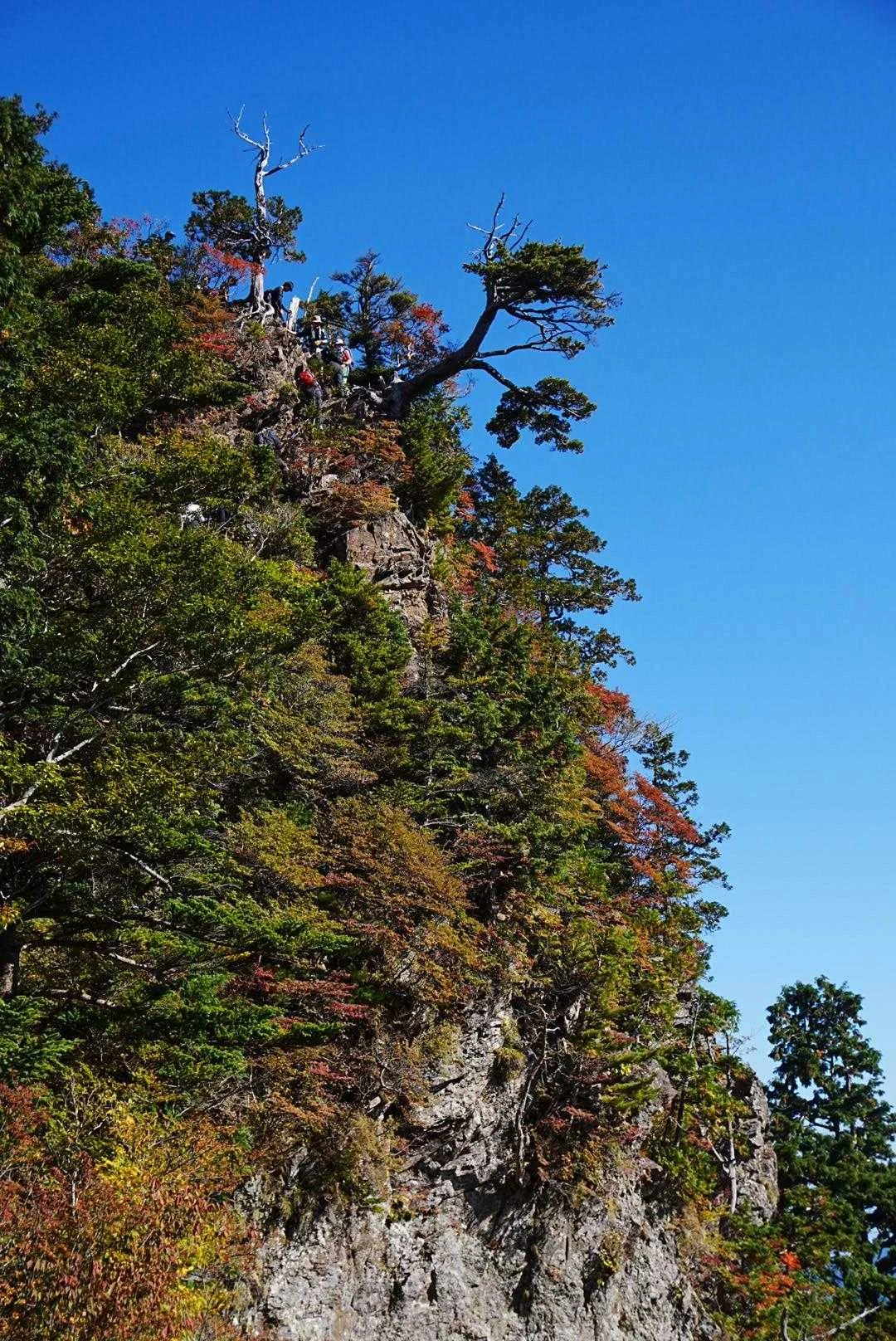 石鎚山・成就社ルート｜試しの鎖・下り側の岩場