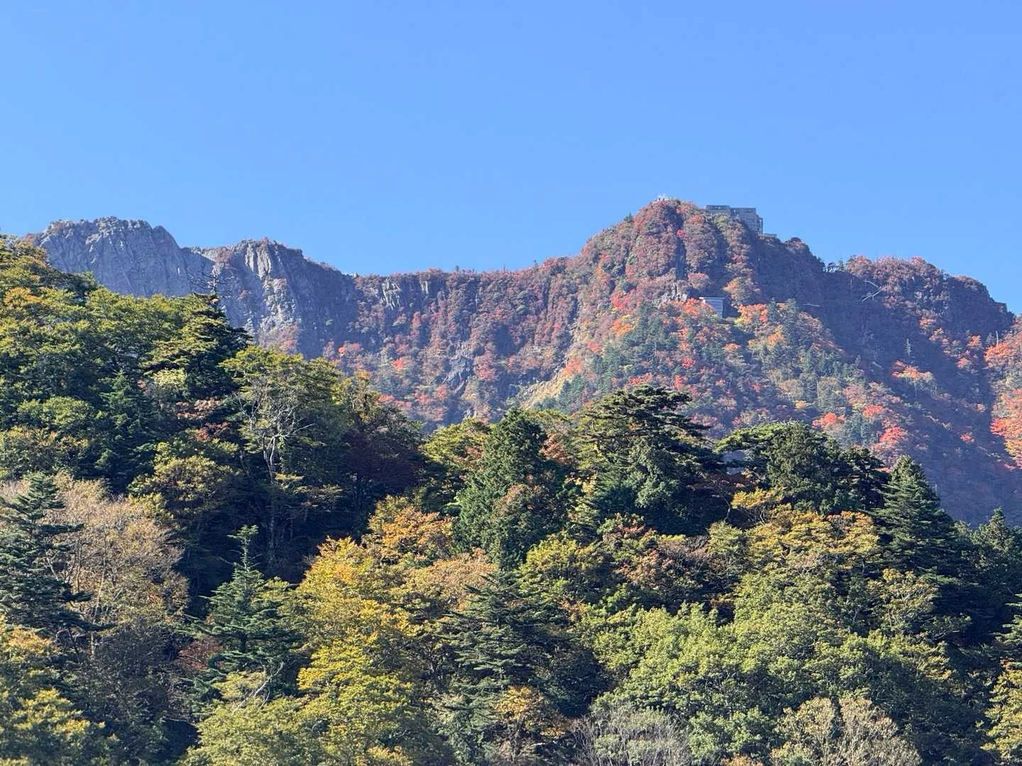 石鎚山・成就社ルート｜弥山と天狗岳を望む