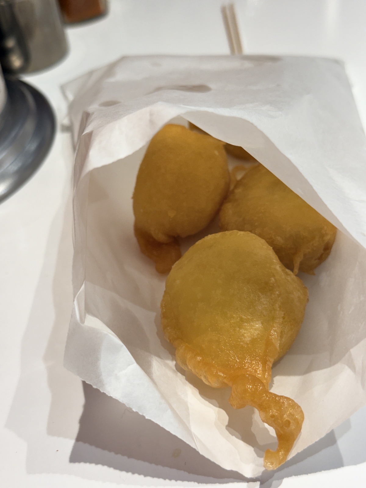 高知・ひろめ市場で食べた日曜市のいも天