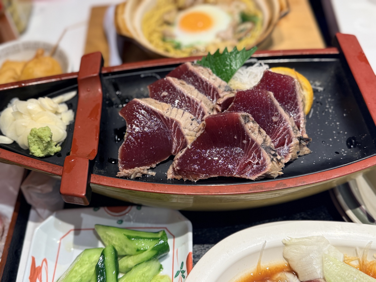 高知・ひろめ市場で食べた塩かつおのたたき6切れ