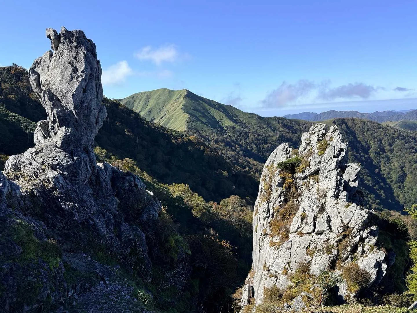 徳島県の剣山・次郎笈登山|大剱神社の奇岩